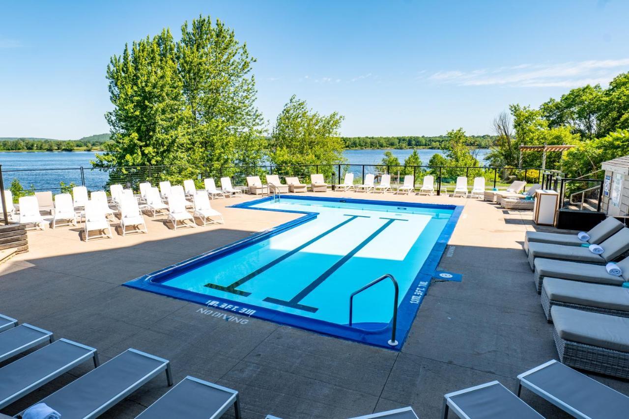 Delta Hotels By Marriott Fredericton Exterior foto